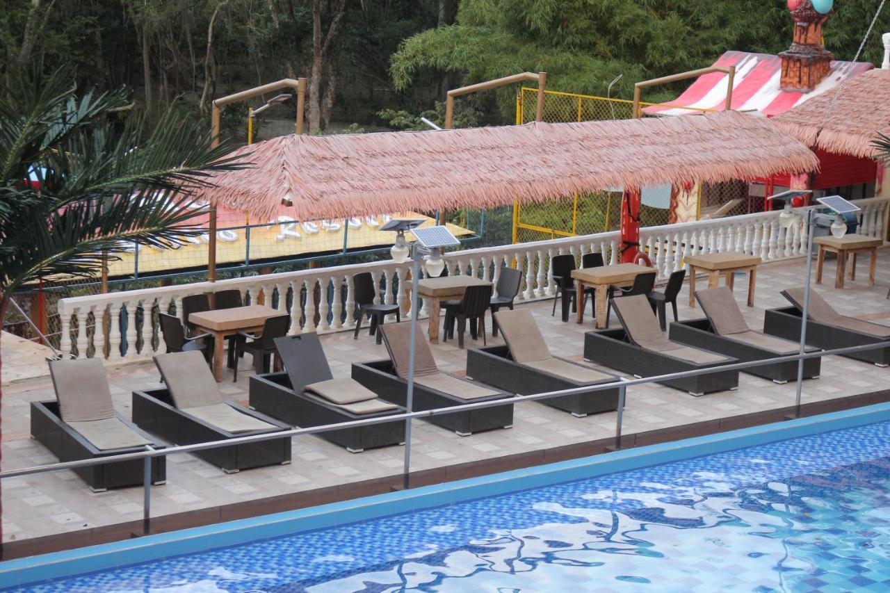 Hotel Castillo Resort San Gil Buitenkant foto